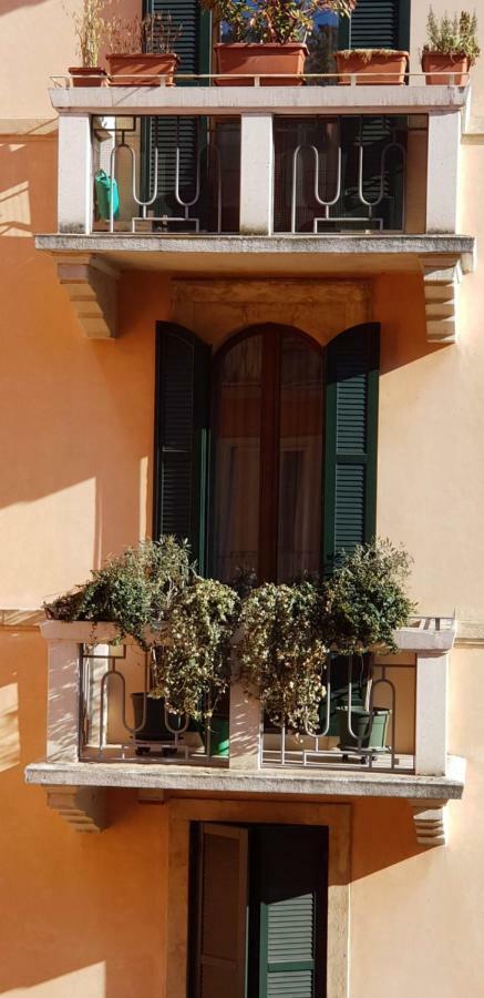 Pied A Terre - Atelier Apartment Verona Exterior foto