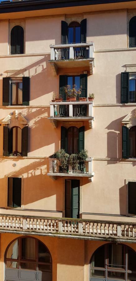 Pied A Terre - Atelier Apartment Verona Exterior foto